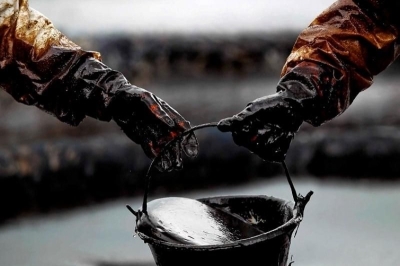 Житель Ноябрьска пытался дать взятку за покровительство ФСБ при хищении нефти